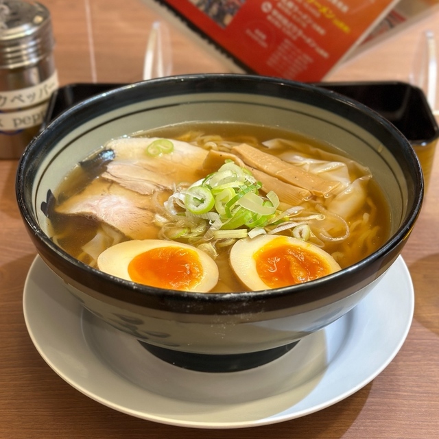 ワンタンメンの満月 京都拉麺小路店