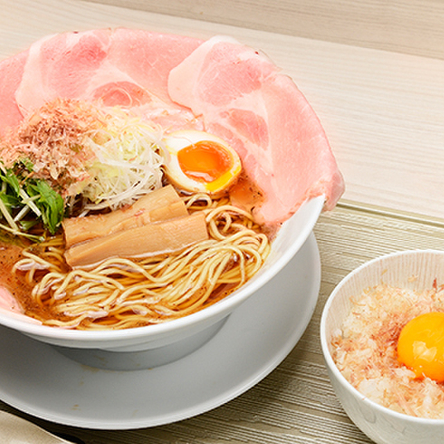 醤油らーめん ピース 豊中店