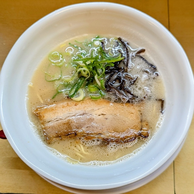 純とんこつラーメン ななつ屋